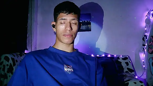 dareck_18n Live XXX chat