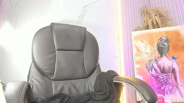 Mila_Leon Chat XXX in diretta