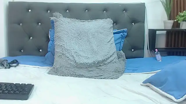 poseidon_latino élő XXX-chatje