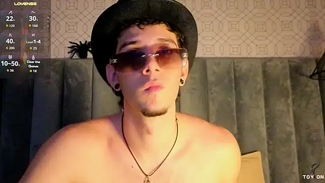 isaacblaze_ Adlı Modelin Canlı XXX Sohbeti