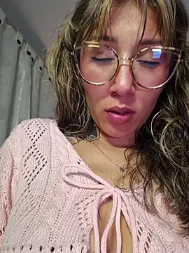 Mar_puentes' Live XXX Chat