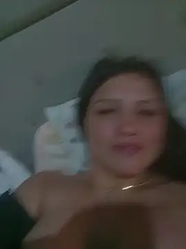 Milabri élő XXX-chatje