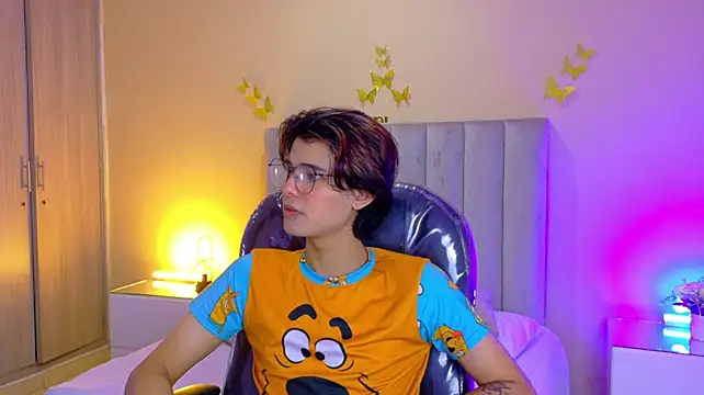 Chat +18 de Derek_Sinn ao vivo