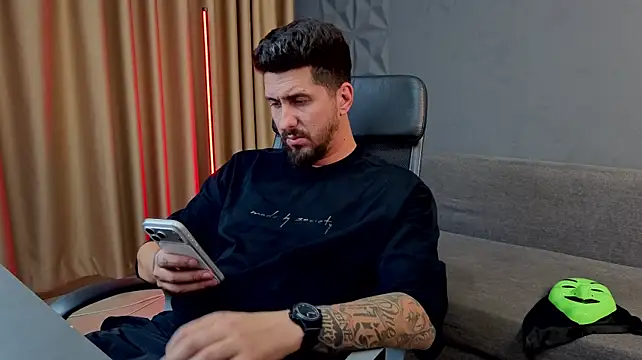 LoganStroud live XXX chat