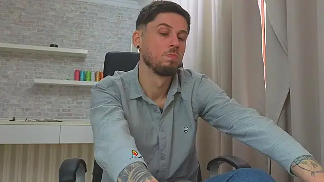 แชท XXX สดของ JonahShaw