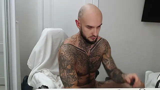 maxi_foxxx élő XXX-chatje