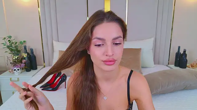BellaHalles Adlı Modelin Canlı XXX Sohbeti