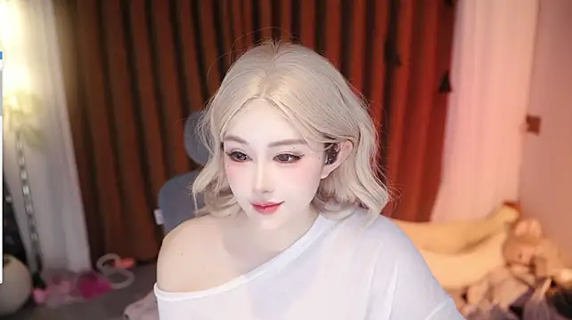 Hazelsomi 即時 XXX 聊天