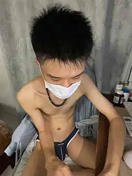 Zhang_yiovo Chat XXX in diretta