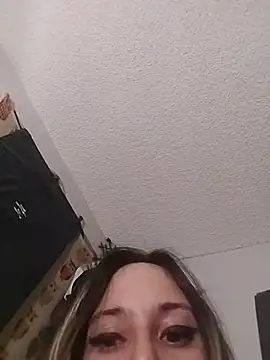 צ'אט XXX בשידור חי של prettyalizae