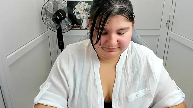 Chatroom XXX en direct de PhoenixFly