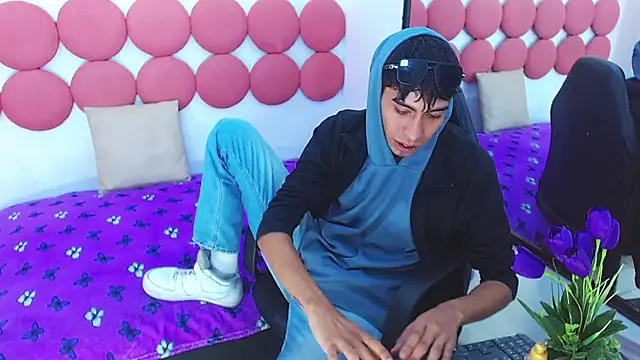 צ'אט XXX בשידור חי של Drake_Jack