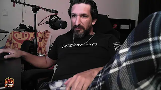 DevilPup75_ live XXX chat