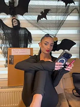 FeetVibe Adlı Modelin Canlı XXX Sohbeti