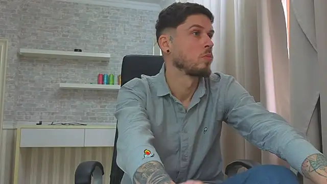 JonahShaw Live XXX-chat