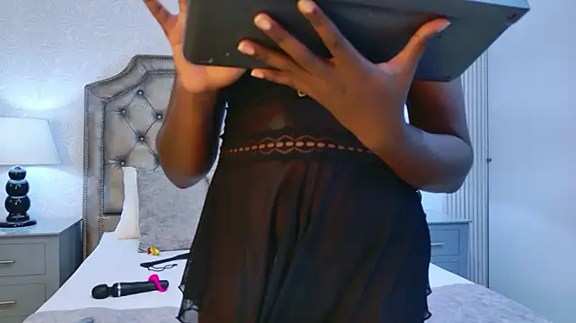 VickyWalles Adlı Modelin Canlı XXX Sohbeti