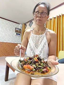 Mama_Eva_1 XXX чат на живо
