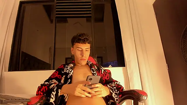 MaxLeonsn Live XXX chat