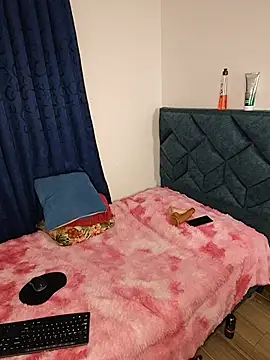 צ'אט XXX בשידור חי של EmmilyChevalier70
