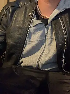 צ'אט XXX בשידור חי של anthonyroth