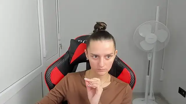 Chat +18 de EveMoonveil ao vivo