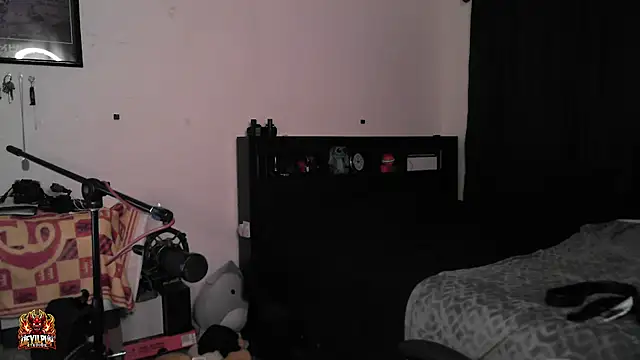 DevilPup75_のライブXXXチャット