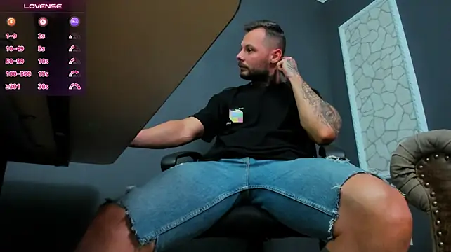 BrianHunts live XXX chat