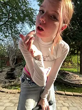 XXX chat uživo modela CherryBombs-