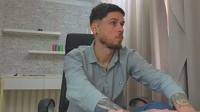 JonahShaw – Naživo XXX chat