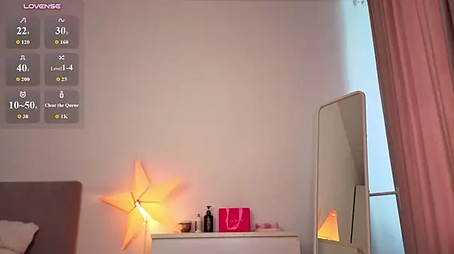 แชท XXX สดของ SmolCutie