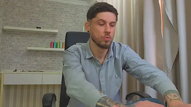 JonahShaw Live XXX-chat