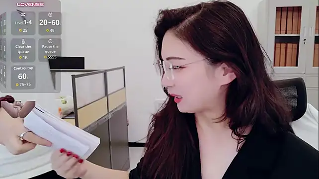 yangyang-777 Show in webcam