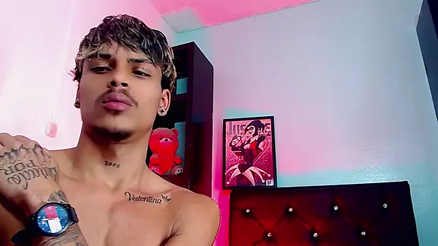 XXX chat uživo modela Angel_foxc13
