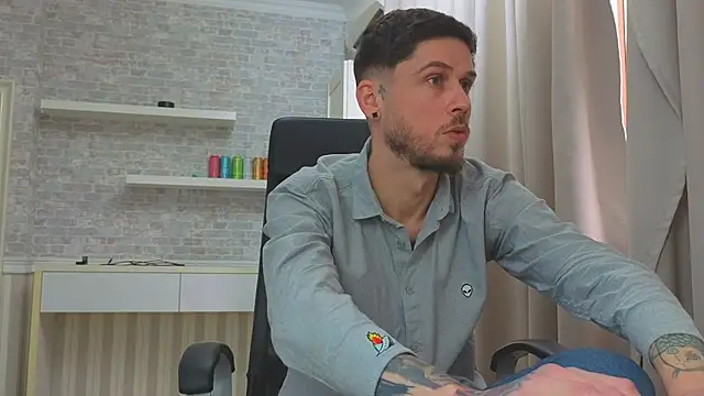 JonahShaw élő XXX-chatje