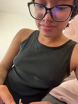 Bunny-firee's Live XXX Chat