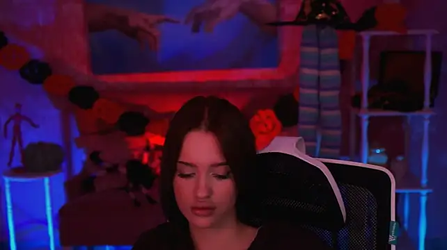 AngelaHolmes Adlı Modelin Canlı XXX Sohbeti