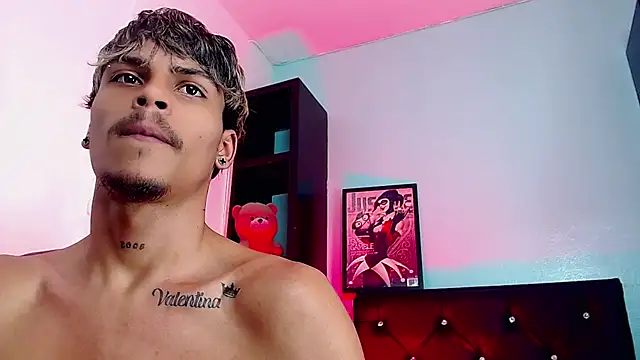 Angel_foxc13のライブXXXチャット