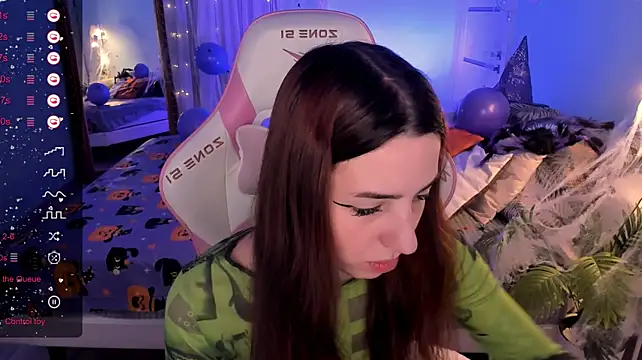 צ'אט XXX בשידור חי של CharliGrace_