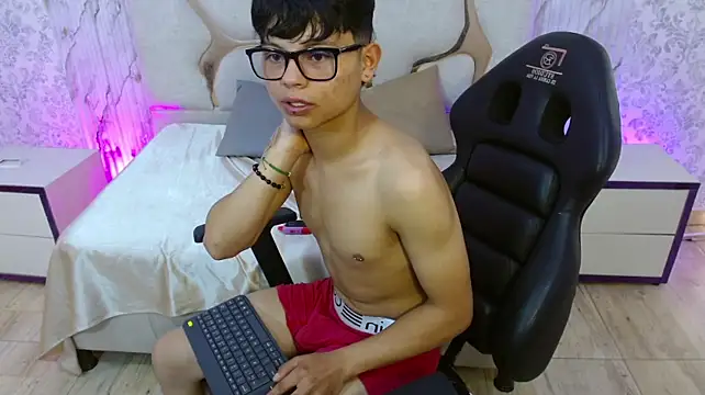 XXX chat uživo modela Deann_Tay
