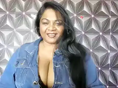 IndianDelia's Live XXX Chat