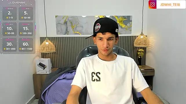 צ'אט XXX בשידור חי של JDWhite18