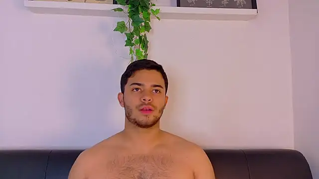 TylerWest_ Adlı Modelin Canlı XXX Sohbeti