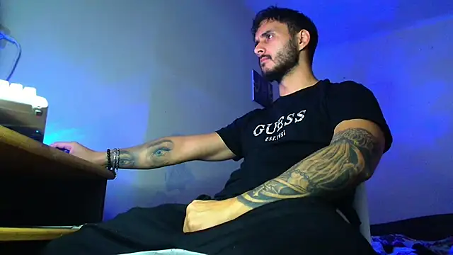 XanderCage99 Adlı Modelin Canlı XXX Sohbeti