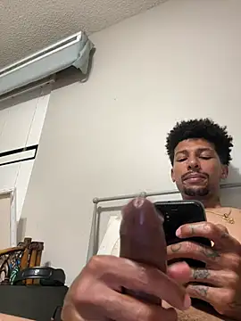 BigPrettyDick777のライブXXXチャット
