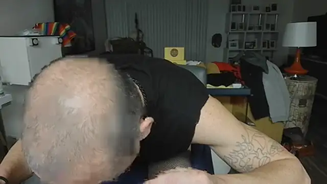 צ'אט XXX בשידור חי של CumSwallows