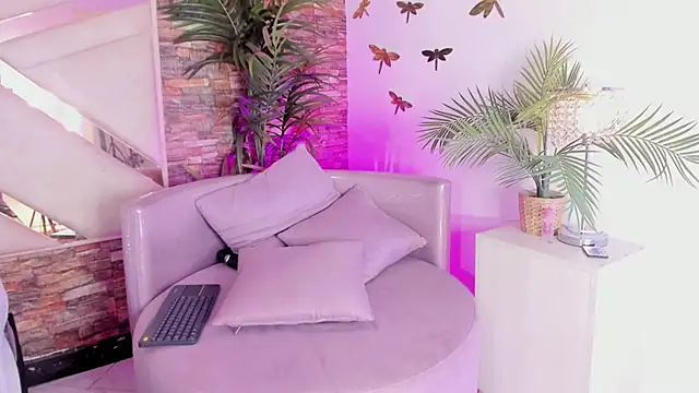 afrodita-Stone Adlı Modelin Canlı XXX Sohbeti