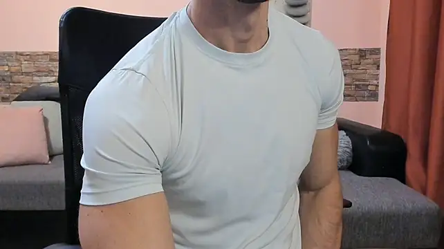 XXX chat uživo modela HotHunkTrainer