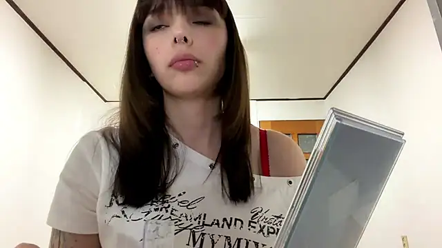KathiePeeksn Live XXX chat