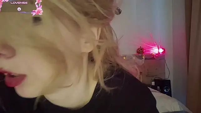 LynetHakes' Live XXX Chat