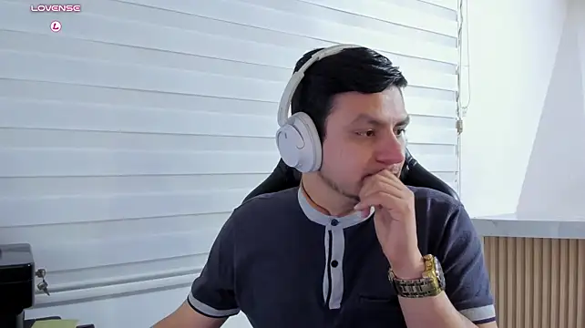 Chat +18 de Rick_Adams ao vivo